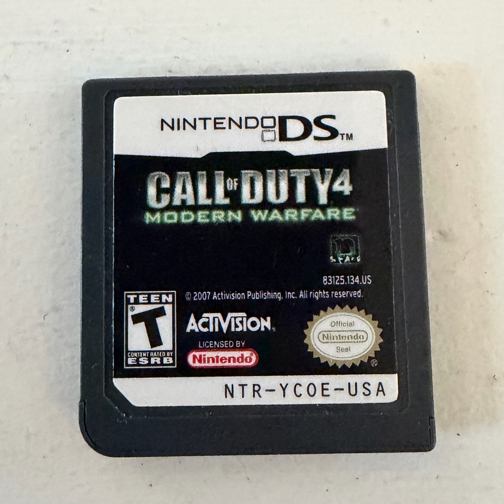 Nintendo DS Game Card - Black with White Label